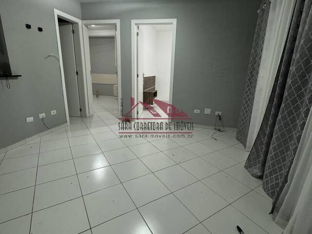 #647 - Apartamento para Venda em Colombo - PR