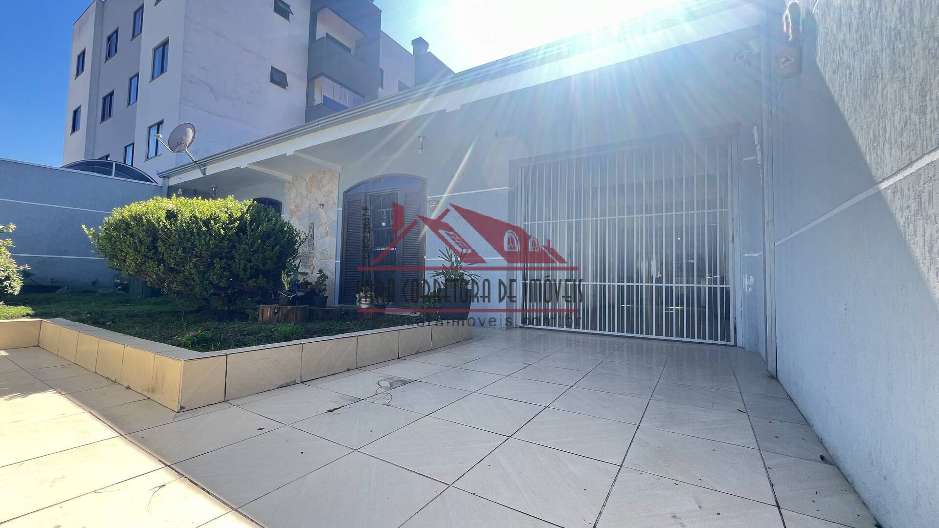 Casa à venda com 4 quartos, 180m² - Foto 2